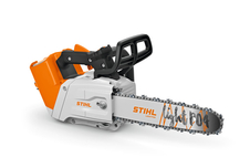 Výkonná řetězová akumulátorová pila STIHL s elektronickým řídicím systémem